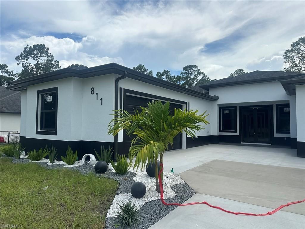 811 Hamilton Ave, Lehigh Acres, FL 33972 Photo