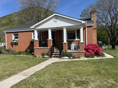 1030 Anderson St , Glasgow, VA 24555