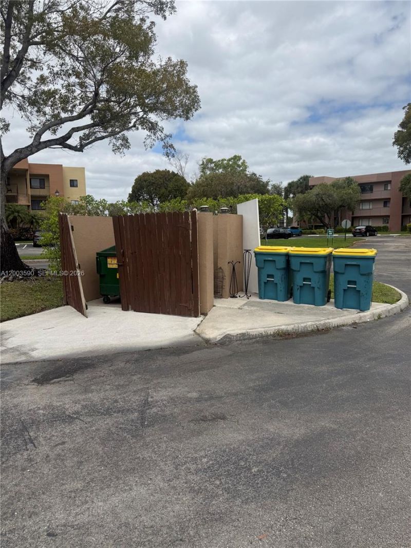 7703 Ashmont Cir, Unit 213, Tamarac, FL 33321 Photo