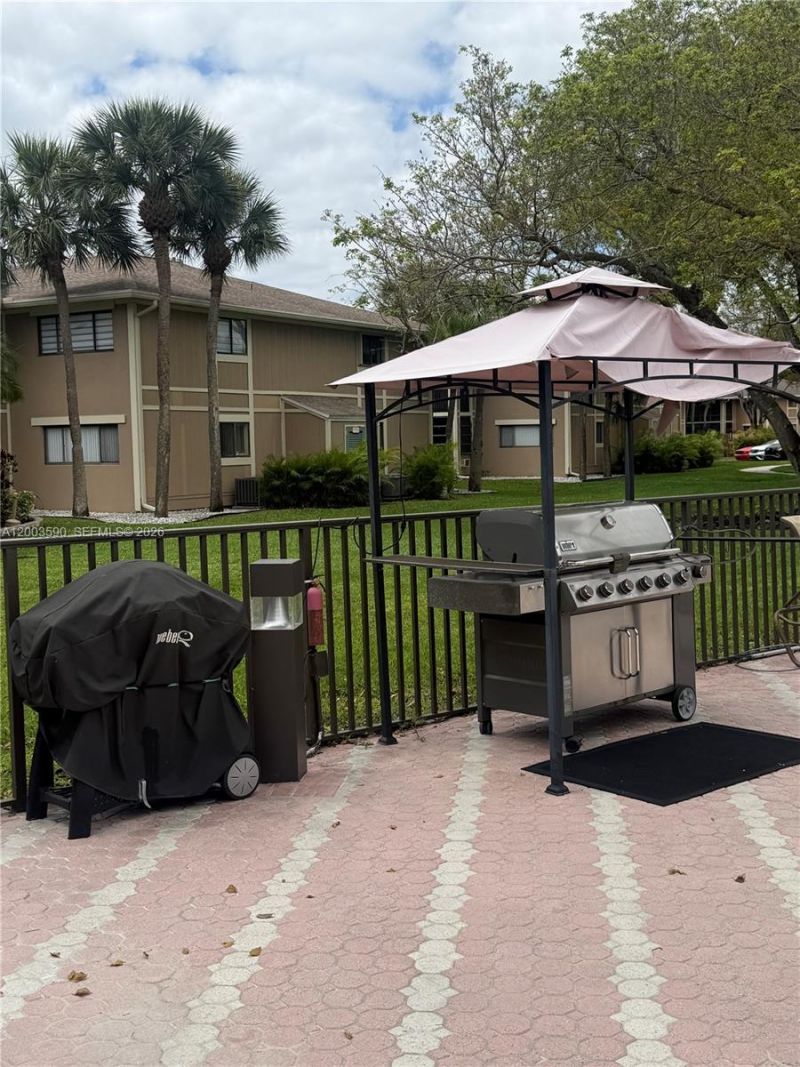 7703 Ashmont Cir, Unit 213, Tamarac, FL 33321 Photo