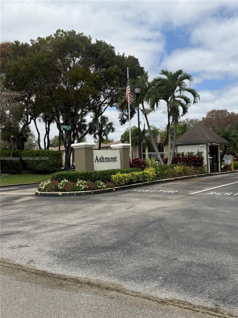 7703 Ashmont Cir, Unit 213, Tamarac, FL 33321 Photo