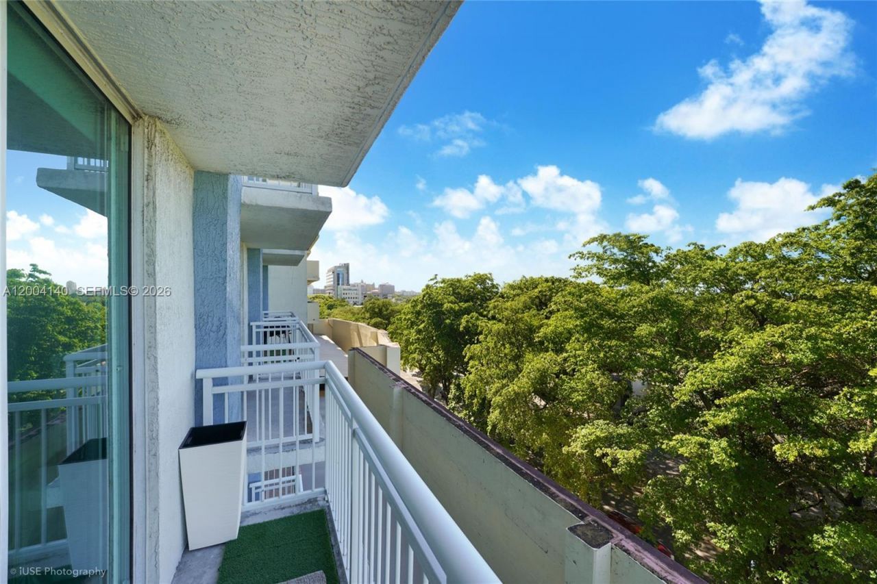 3000 Coral Way, Unit 519, Miami, FL 33145 Photo