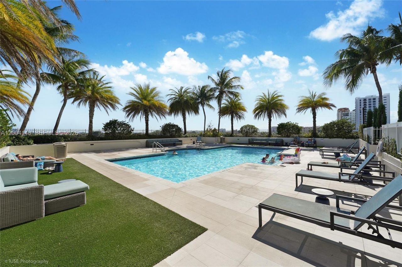 3000 Coral Way, Unit 519, Miami, FL 33145 Photo