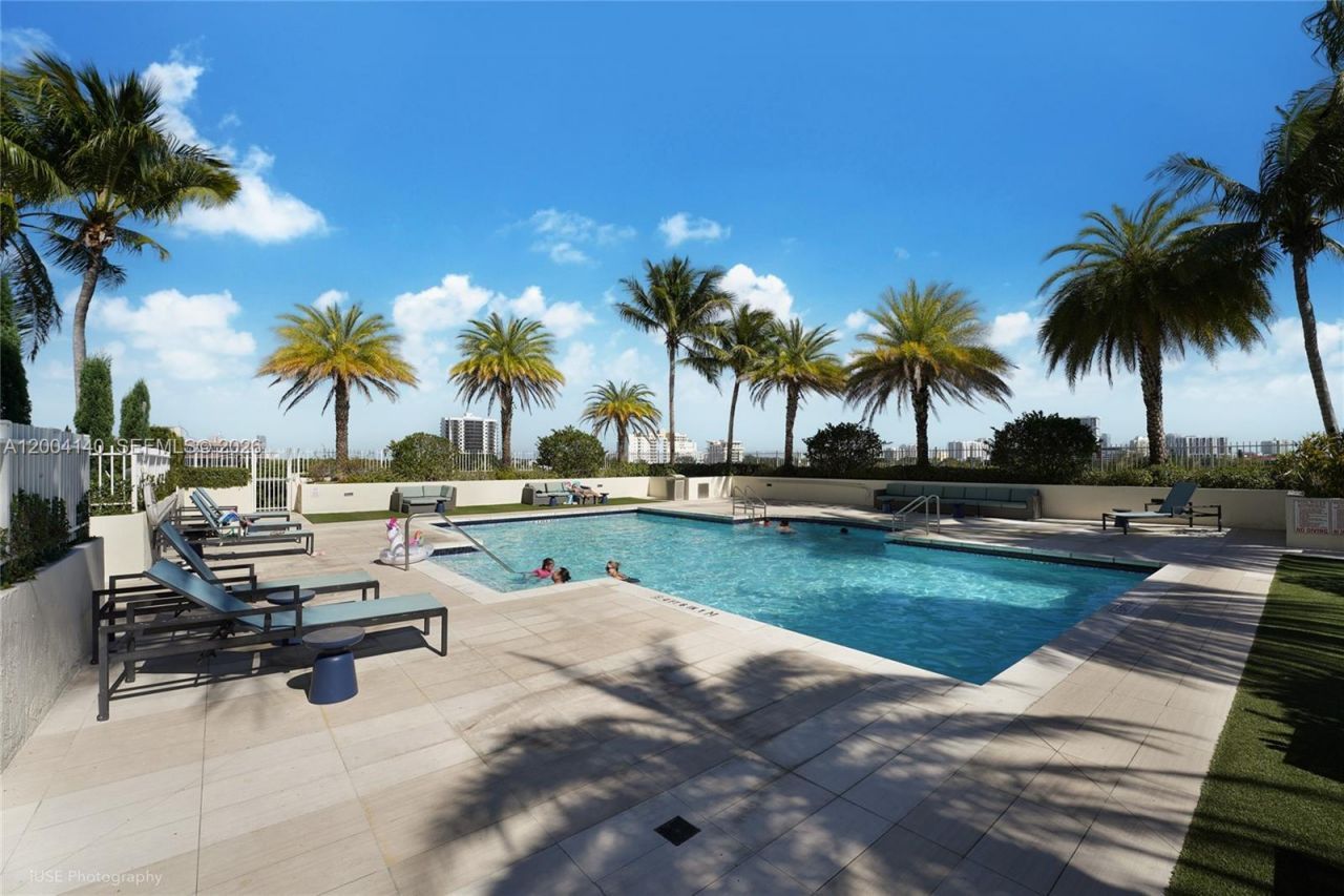3000 Coral Way, Unit 519, Miami, FL 33145 Photo