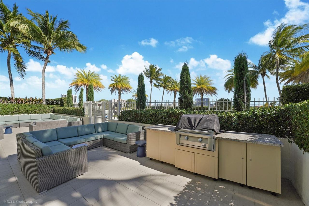 3000 Coral Way, Unit 519, Miami, FL 33145 Photo