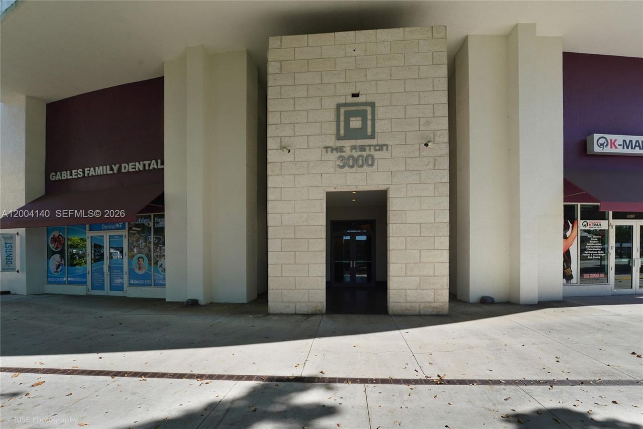 3000 Coral Way, Unit 519, Miami, FL 33145 Photo