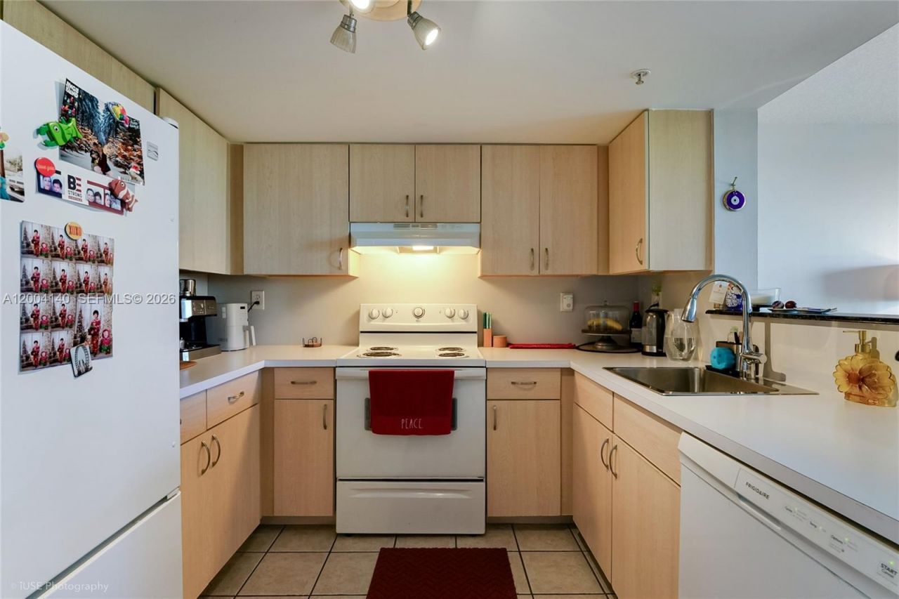 3000 Coral Way, Unit 519, Miami, FL 33145 Photo