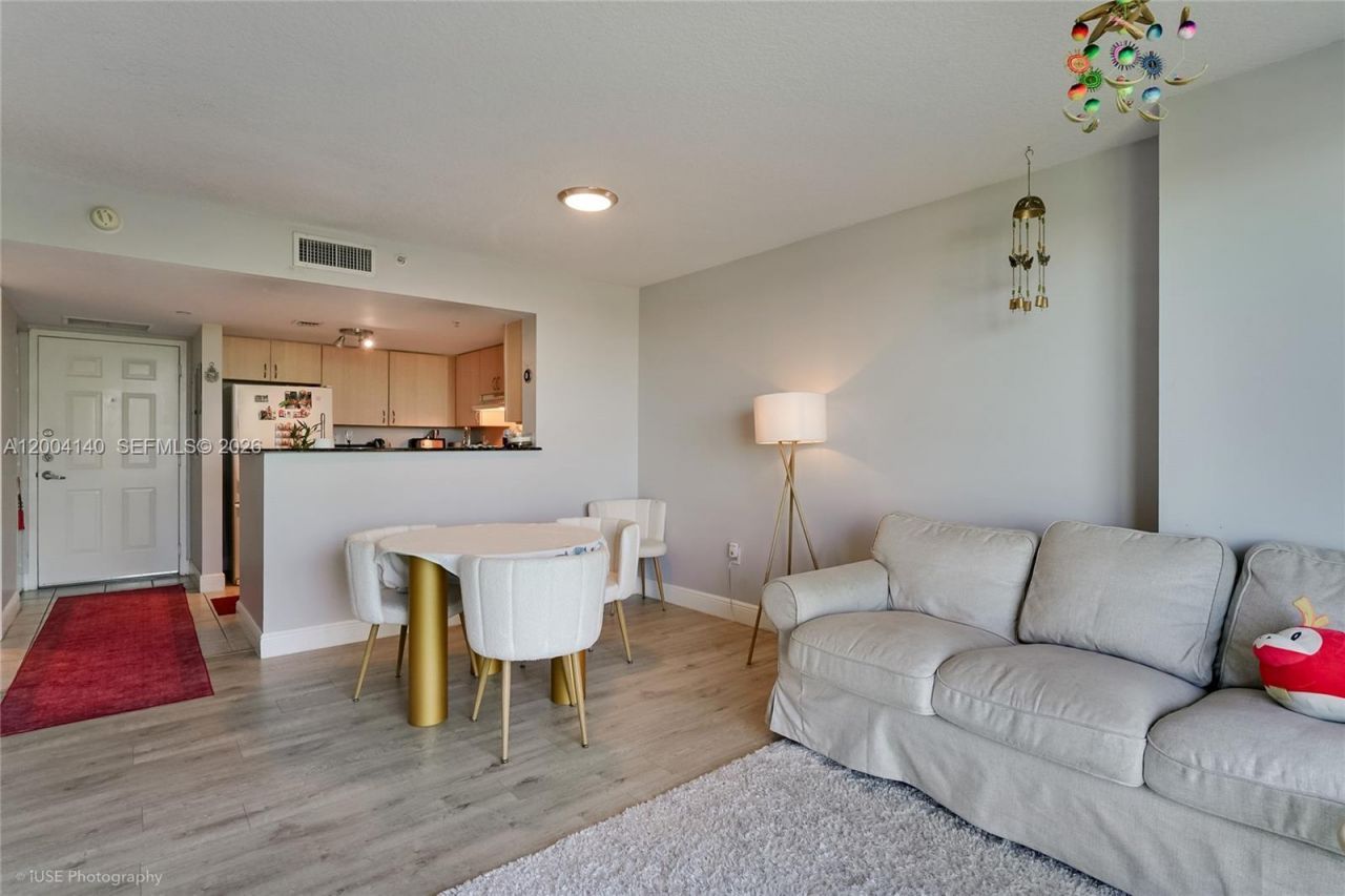 3000 Coral Way, Unit 519, Miami, FL 33145 Photo