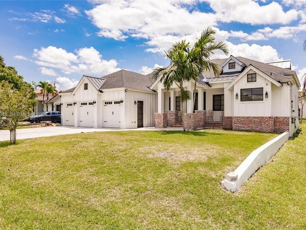 11240 NW 23rd St , Plantation, FL 33323