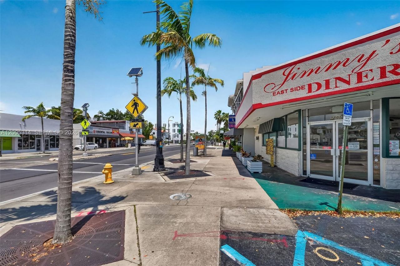 7201 Biscayne Blvd , Miami, FL 33138 Photo