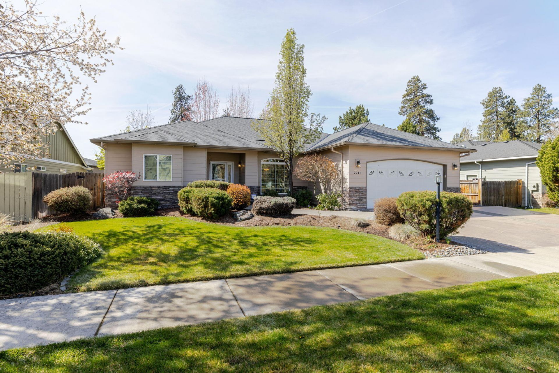 2241 SE Pilatus Lane, Bend, OR 97702 Main Photo