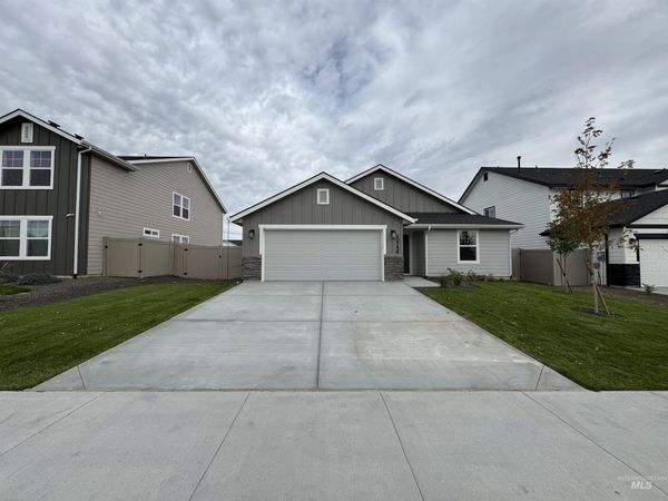 10756 Armuth St, Caldwell, ID 83605