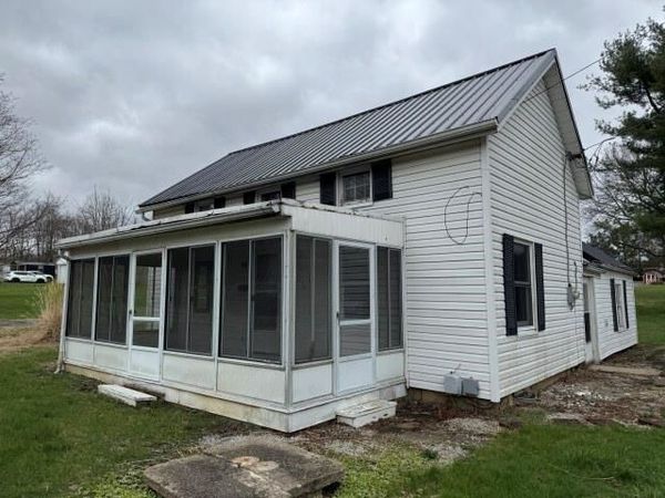 6784 St. Rt. 180, Kingston, OH 45644