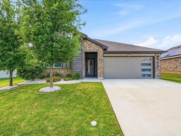 1513 Hulen Park Trail, Alvarado, TX 76009