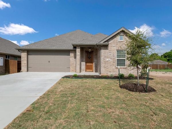 336 Camellia Drive , Hewitt, TX 76643