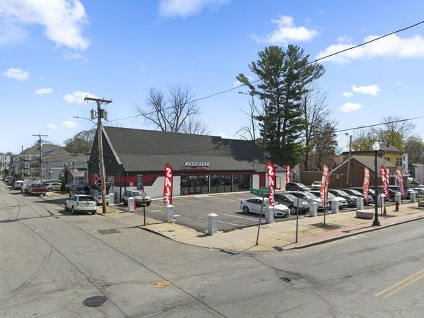 17 Broadway, Methuen, MA 01844