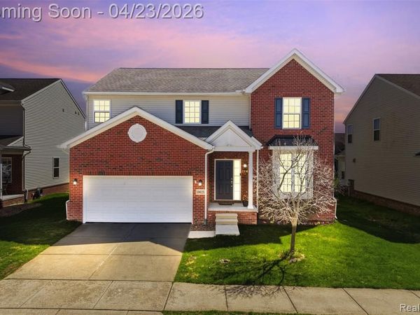 59625 Twin Pines Drive, Lyon Twp, MI 48165