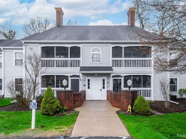 1221 Curzon Court, Howell, MI 48843