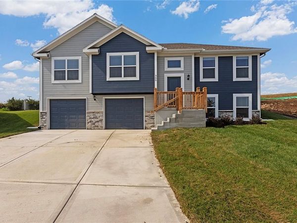 607 Foxglove Lane, Raymore, MO 64083