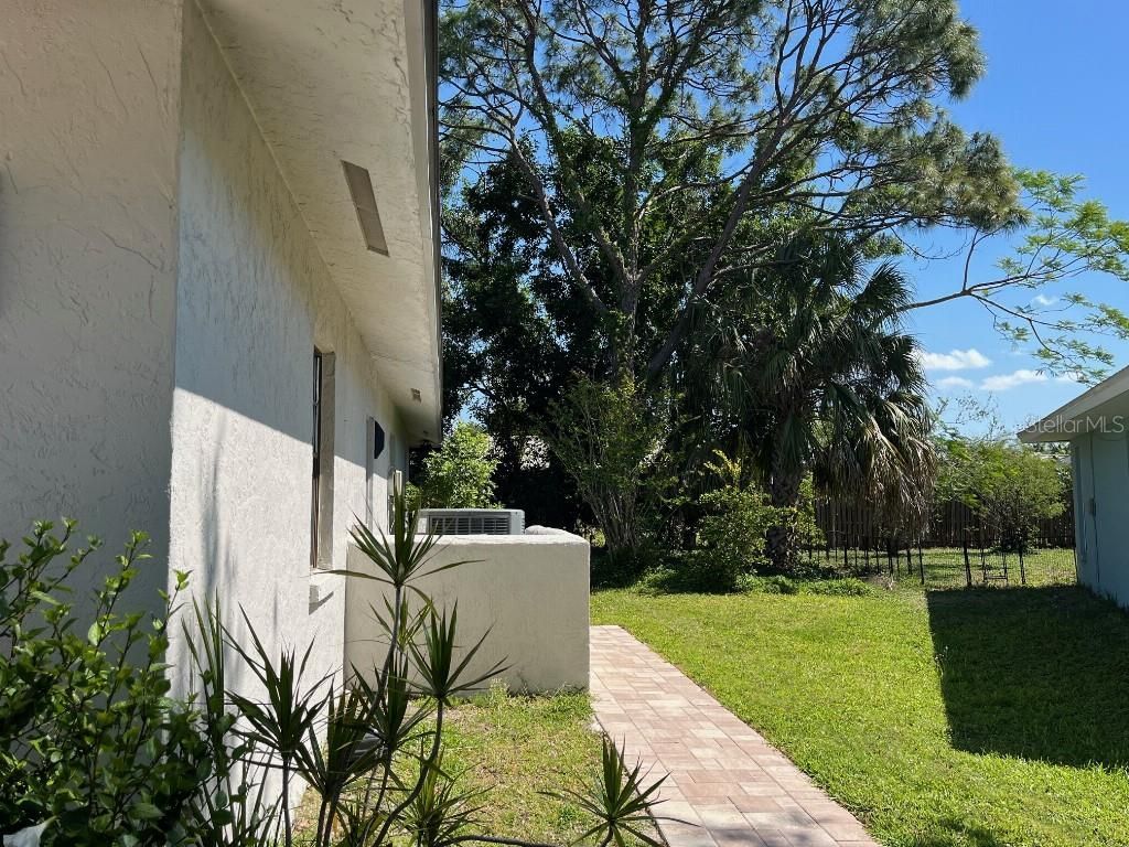 1909 Deancroft Road, Sarasota, FL 34235 Photo