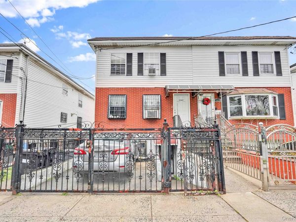 2069 Seward Avenue , Bronx, NY 10473