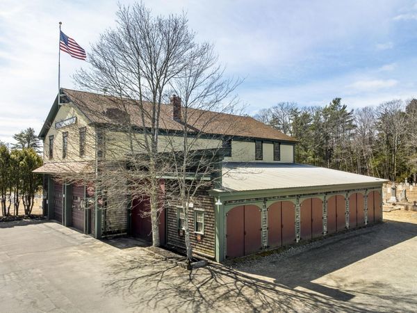 1037 Wiscasset Road , Boothbay, ME 04537