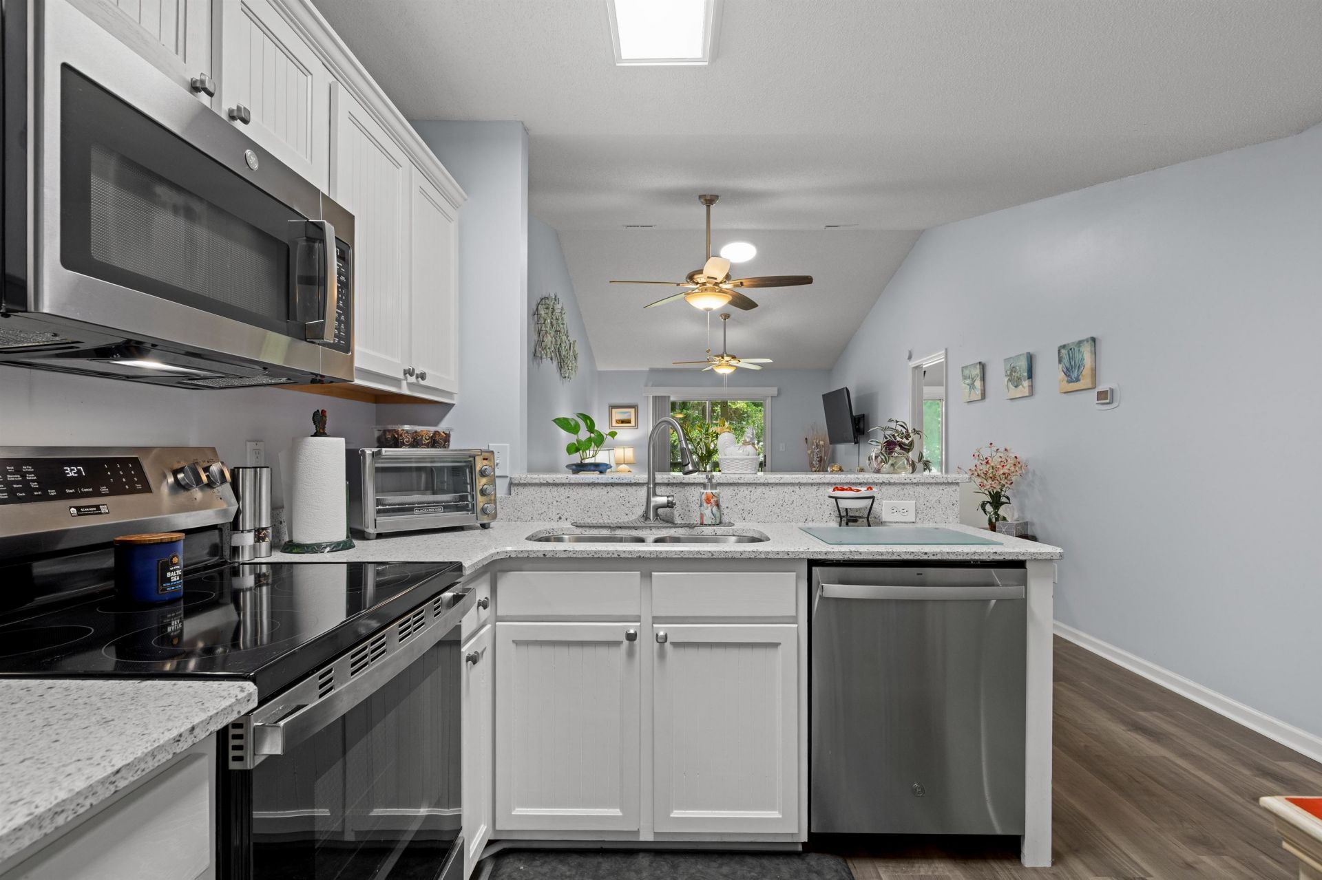 870 Fairway Dr.  Photo 10