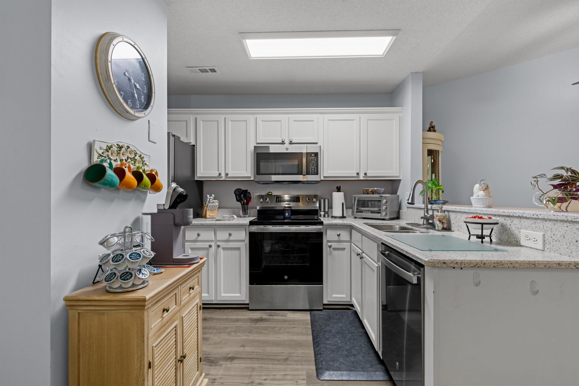 870 Fairway Dr.  Photo 8