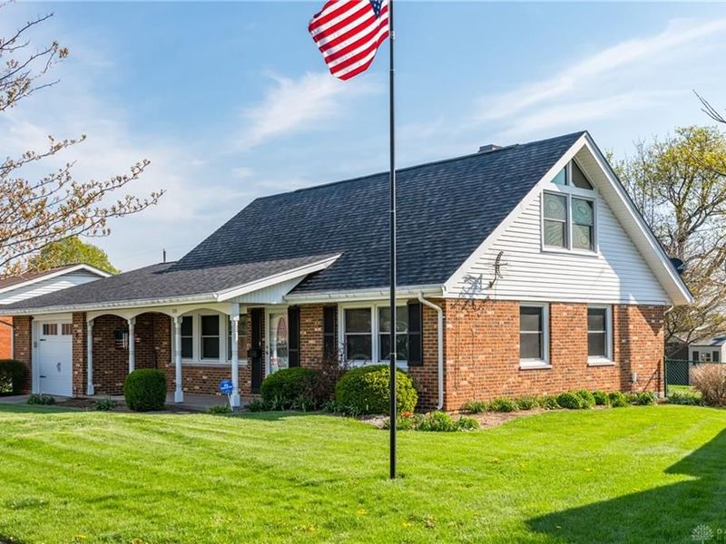 320 N Garber Drive, Tipp City, OH 45371 Photo 1