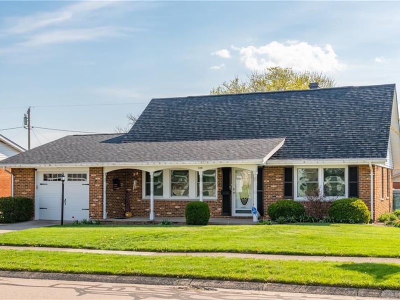 320 N Garber Drive, Tipp City, OH 45371 Photo 2