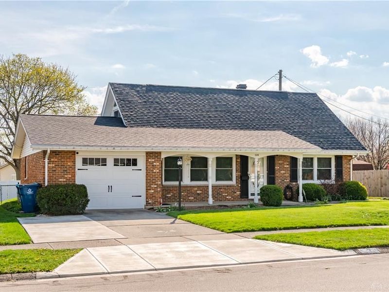 320 N Garber Drive, Tipp City, OH 45371 Photo 4