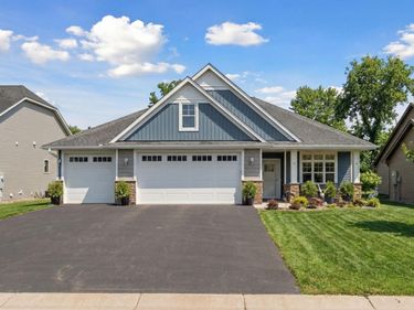 25407 Farmstead Lane, Wyoming, MN 55092