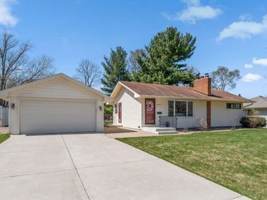 9212 11th Avenue S, Bloomington, MN 55420