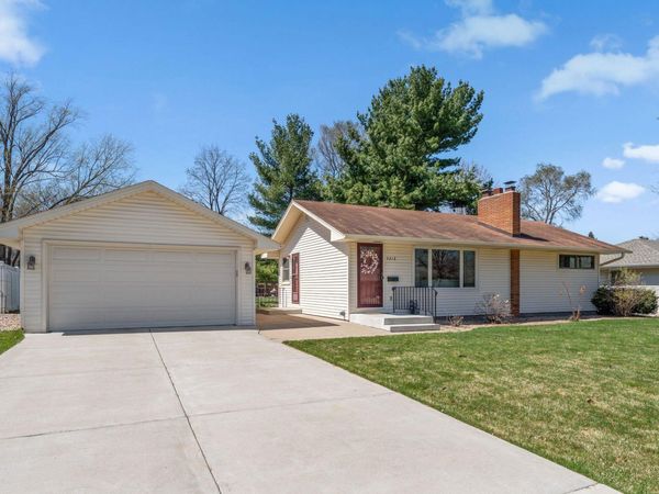 9212 11th Avenue S, Bloomington, MN 55420