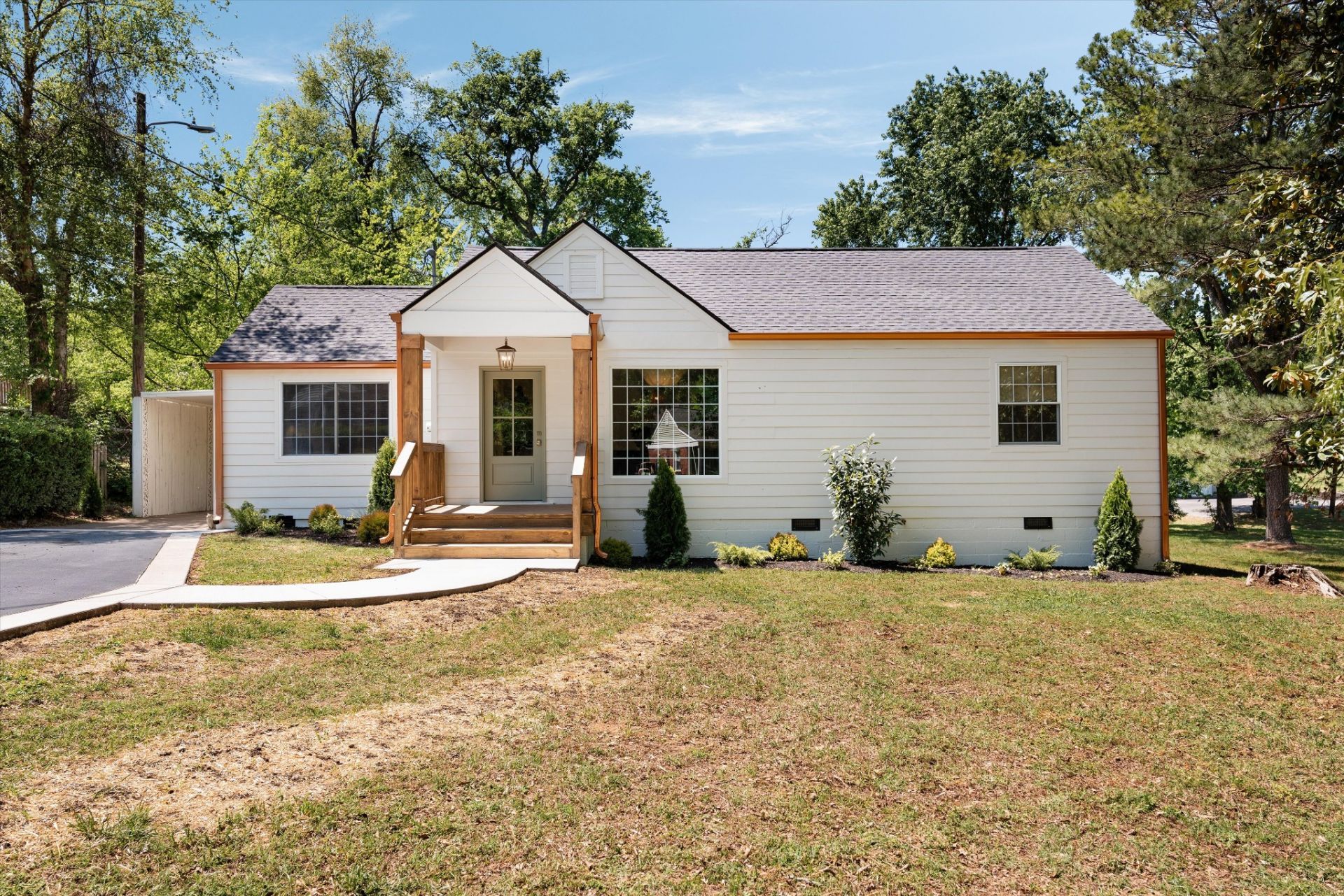 2230 Thistlewood Dr, Nashville, TN 37216 Main Photo