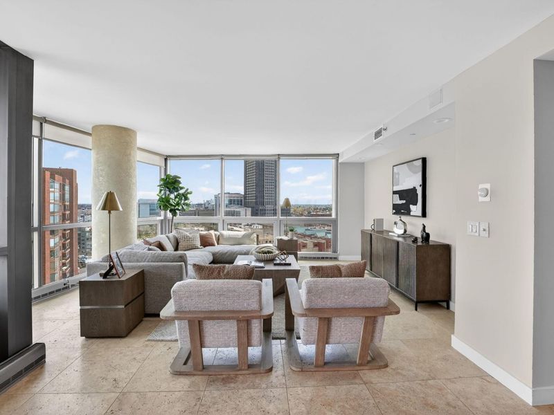 1 Miranova Place, Unit 1840, Columbus, OH 43215 Photo 14