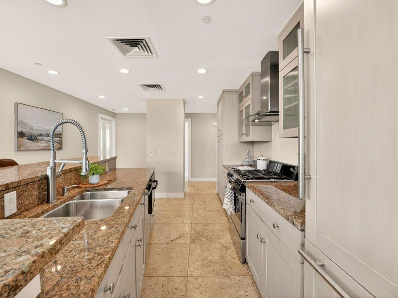 1 Miranova Place, Unit 1840, Columbus, OH 43215 Photo 17