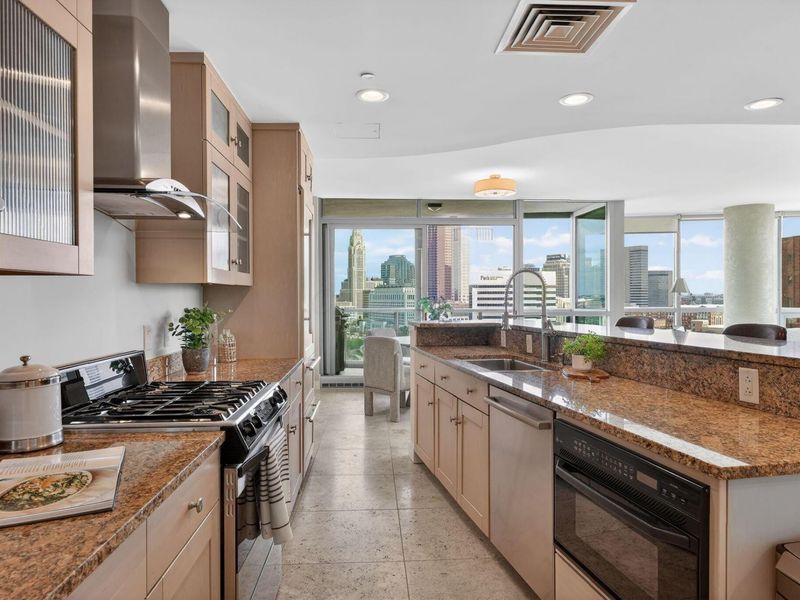 1 Miranova Place, Unit 1840, Columbus, OH 43215 Photo 19