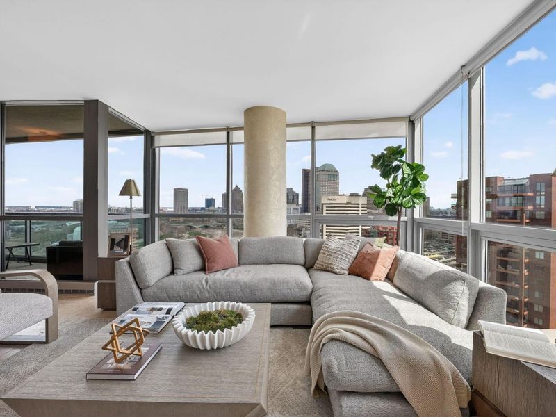 1 Miranova Place, Unit 1840, Columbus, OH 43215 Photo 6