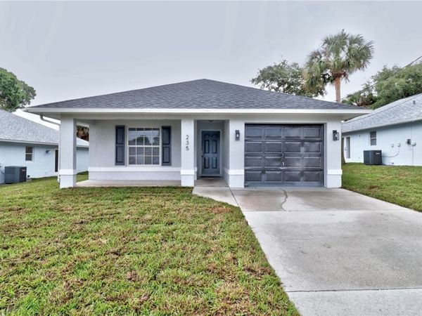 235 12th Street SW, Vero Beach, FL 32962