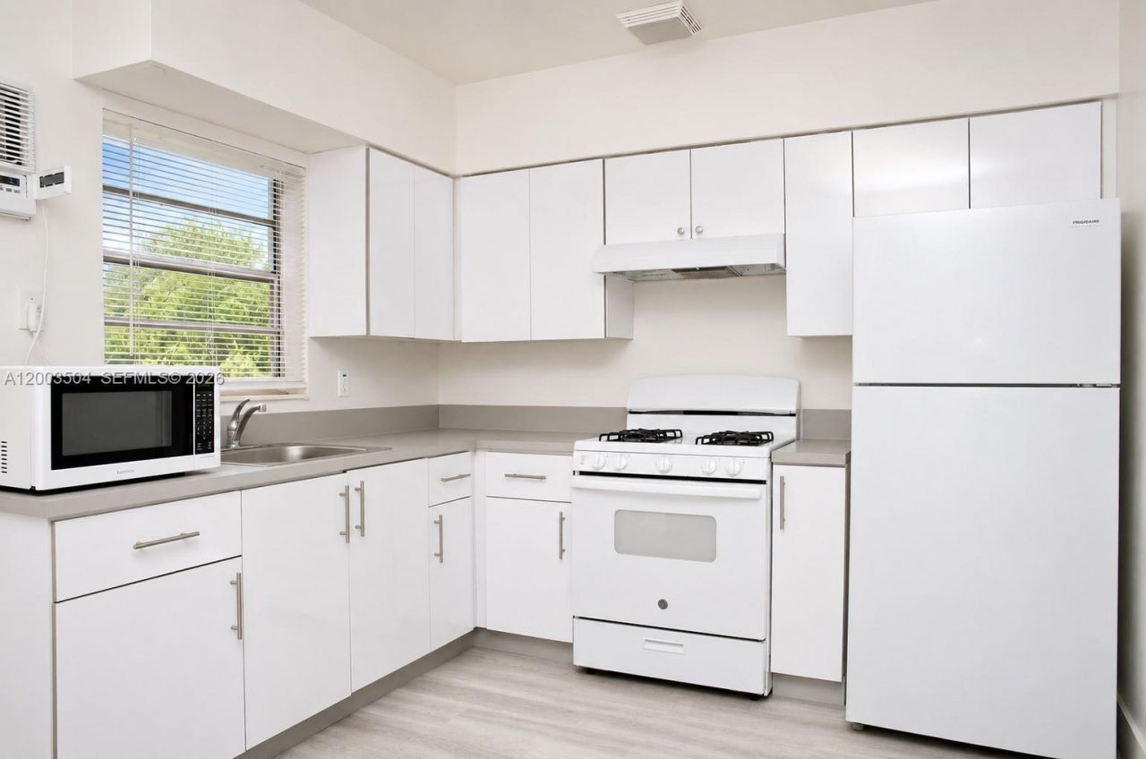 2206 Fillmore St #1-10, Hollywood, FL 33020 Photo