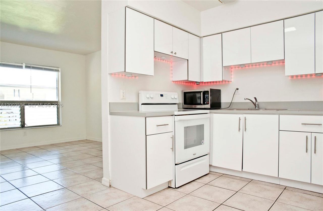 2206 Fillmore St #1-10 , Hollywood, FL 33020 Photo