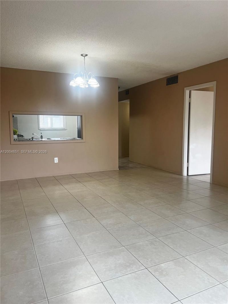 8103 Camino Real, Unit 407, Miami, FL 33143 Photo