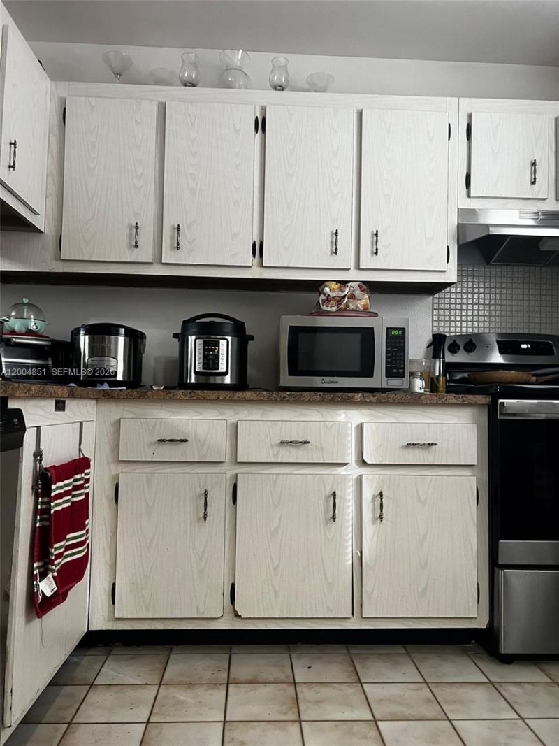 8103 Camino Real, Unit 407, Miami, FL 33143 Photo