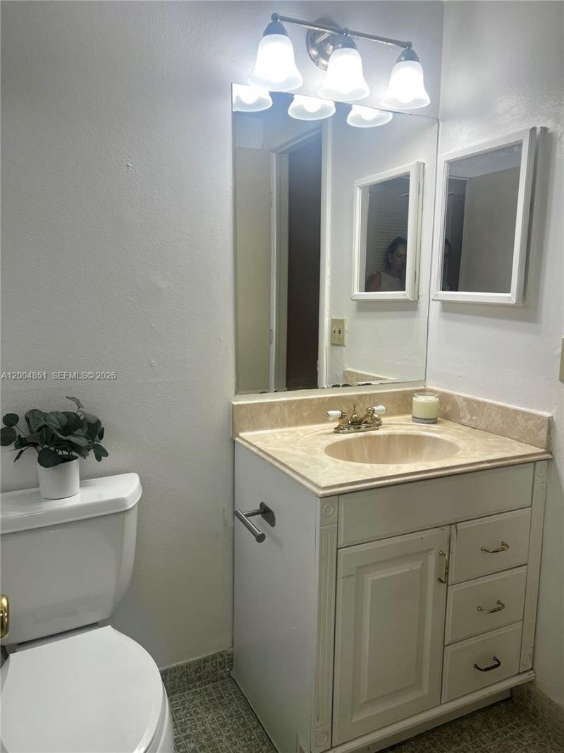 8103 Camino Real, Unit 407, Miami, FL 33143 Photo