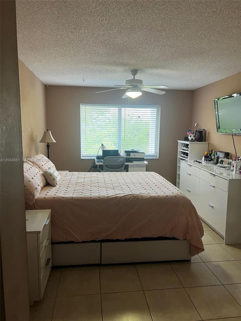 8103 Camino Real, Unit 407, Miami, FL 33143 Photo