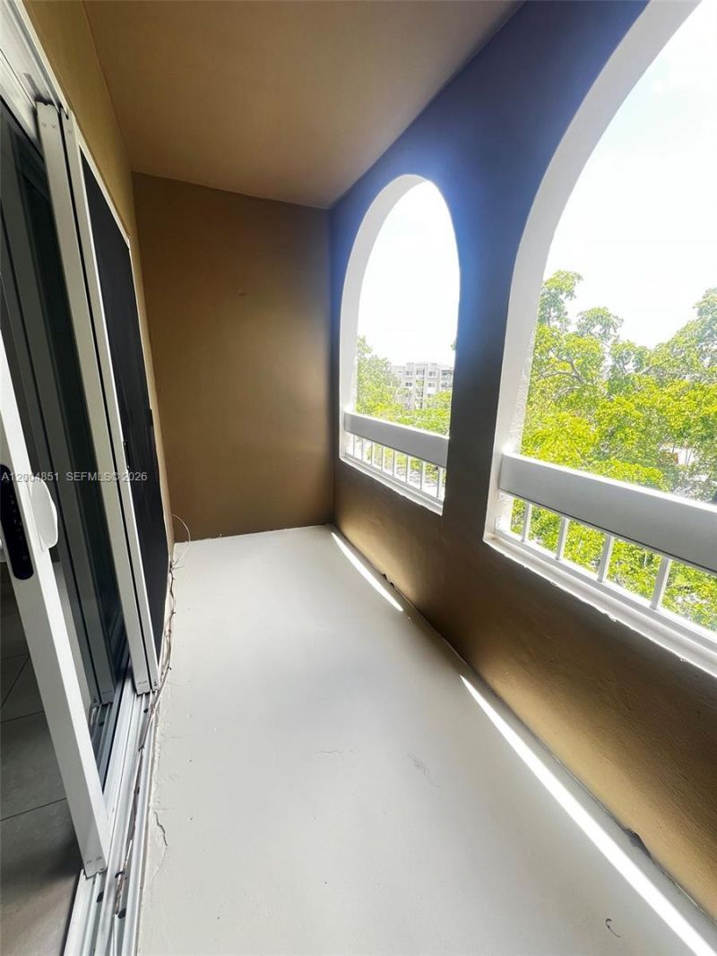 8103 Camino Real, Unit 407, Miami, FL 33143 Photo