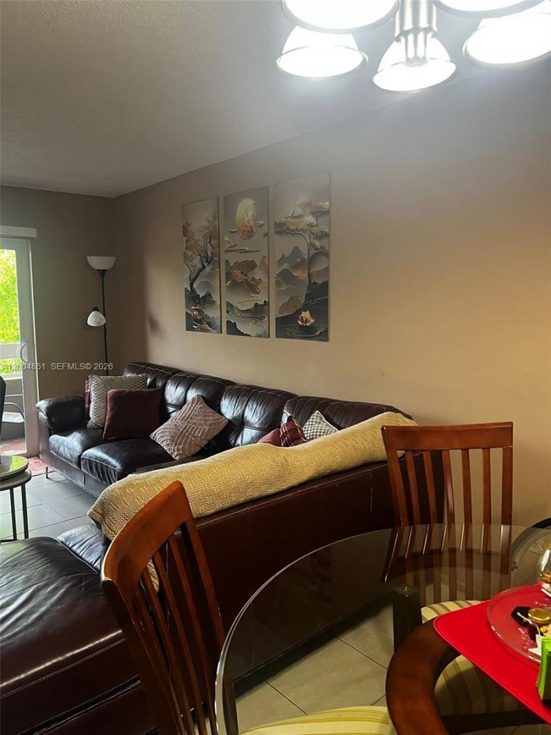 8103 Camino Real, Unit 407, Miami, FL 33143 Photo
