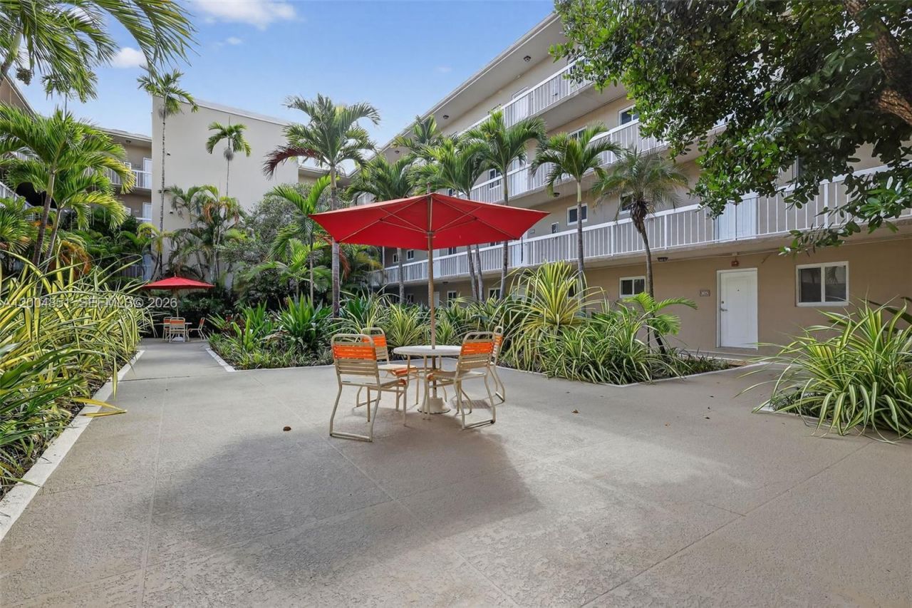 8103 Camino Real, Unit 407, Miami, FL 33143 Photo
