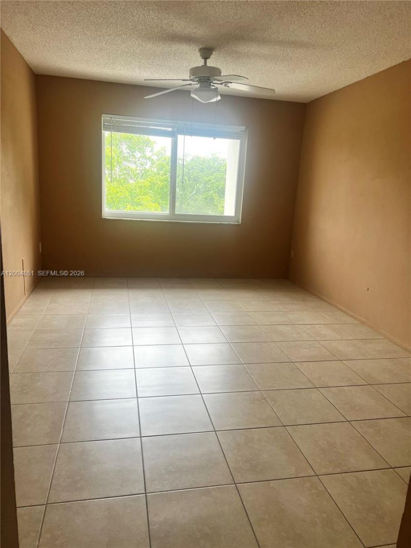8103 Camino Real, Unit 407, Miami, FL 33143 Photo